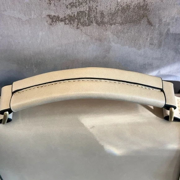 Classic Cream and Green Leather Briefcase - Picture 4 of 15